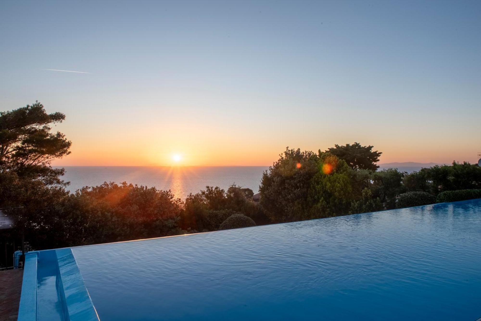 Boutique Hotel Torre Di Cala Piccola Porto Santo Stefano  Eksteriør billede